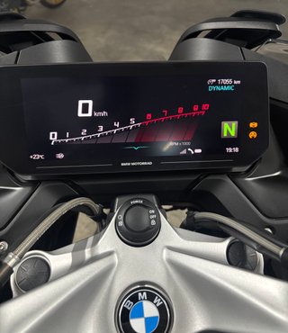 BMW R 1250 RT Negra - 2 años