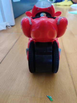 Moto teleridigida de Ricky Zoom