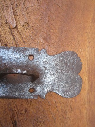 Pestillo antiguo hierro forjado, corazón.
