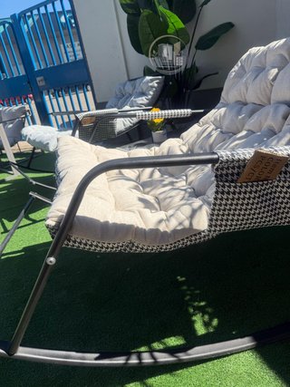 Nueva Silla Mecedora Tumbona Beige.