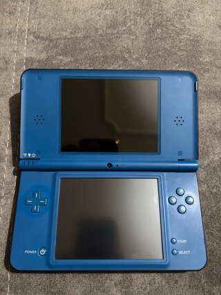 Nintendo DSi XL blu