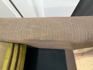 Sofá chaise longue marrón y verde