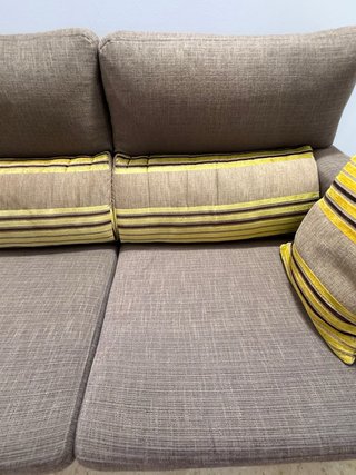 Sofá chaise longue marrón y verde