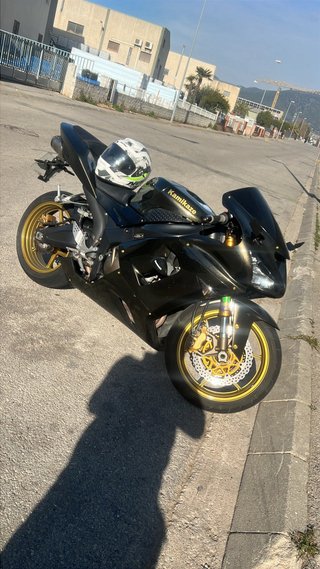 Kawasaki ninja 636 zxr-6