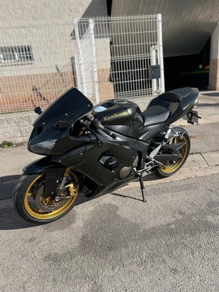 Kawasaki ninja 636 zxr-6