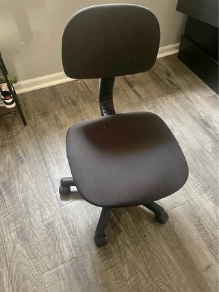 Silla de oficina negra