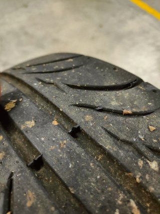 Neumático Zestino 235/40 R17 90W