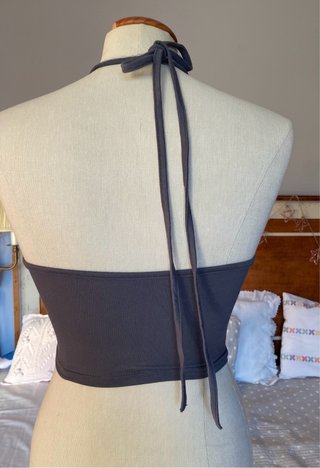 Top crop halter gris