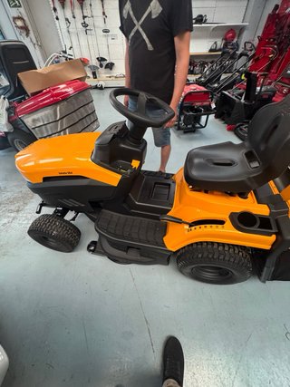 Tractor cortacésped Stiga Estate 384 nuevo