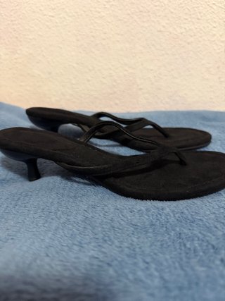 Sandalias tacón kitten ante negro T39