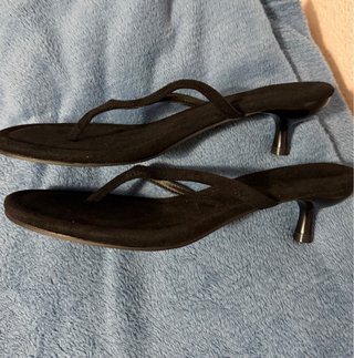 Sandalias tacón kitten ante negro T39