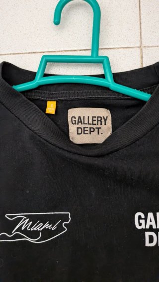 Camiseta Gallery Dept Negra