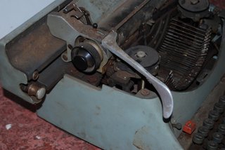 Máquina de escribir ANTIGUA Hispano Olivetti