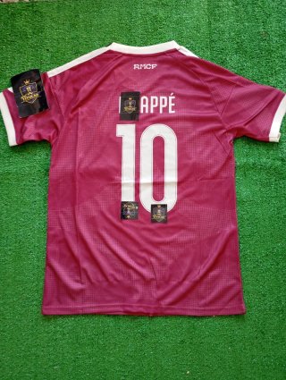 Camiseta deportiva roja Madrid
