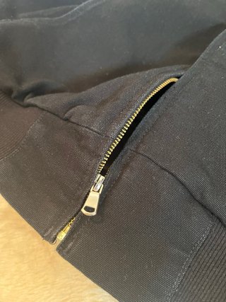 Casaco Carhartt Preto com Capuz