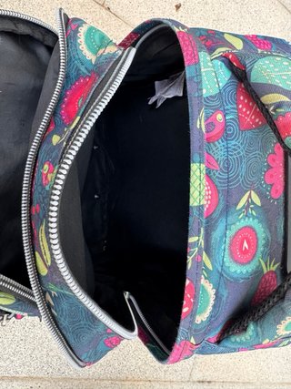 Mochila Totto  de corazones, pajaritos y flores