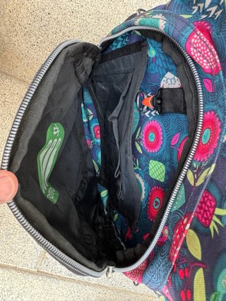 Mochila Totto  de corazones, pajaritos y flores