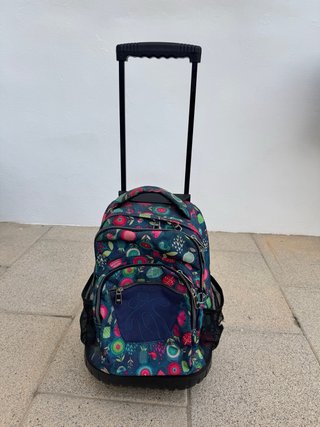 Mochila Totto  de corazones, pajaritos y flores
