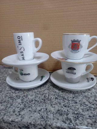 Conjunto 4 chávenas de café com logos Todas 5€