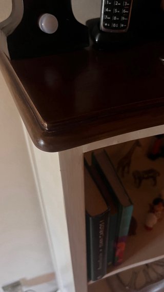 Mueble Estilo Provenzal Blanco roto y madera oscur