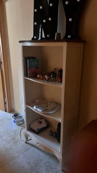 Mueble Estilo Provenzal Blanco roto y madera oscur