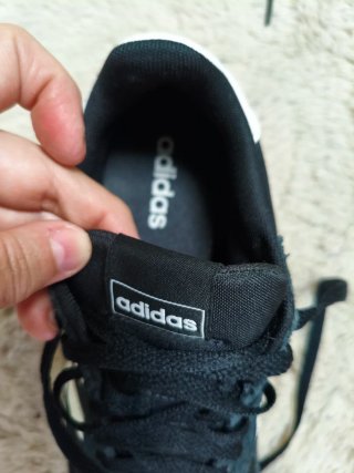 Adidas Zapatillas Negras y Blancas urbanas