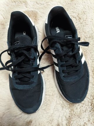 Adidas Zapatillas Negras y Blancas urbanas