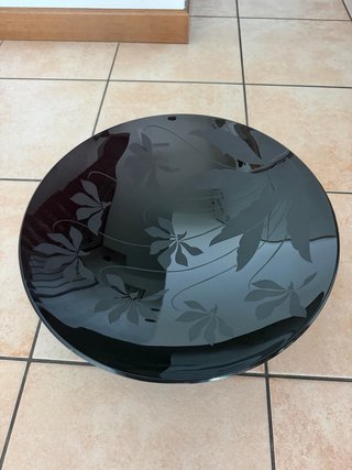 Centrotavola nero con decoro floreale