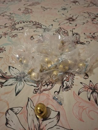 Tiradores dorados para muebles