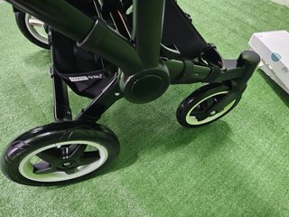Bugaboo Donkey 2 con capotas Donkey 3