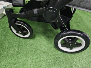Bugaboo Donkey 2 con capotas Donkey 3