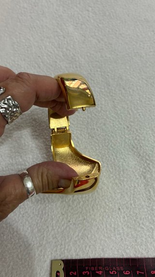 Brazalete Rígido Dorado