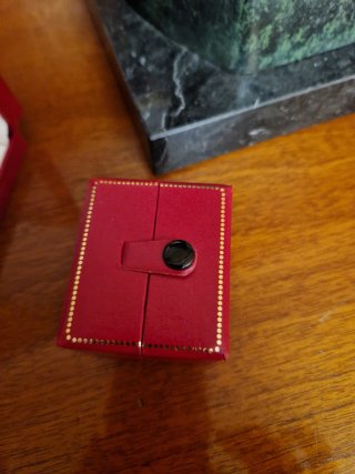 Caja con 15+7 estuches piel para joyería