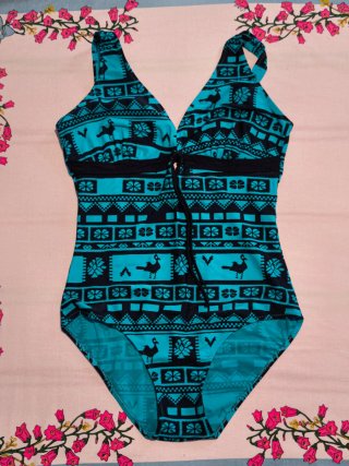 ¡OFERTA! Lote 10 Bikinis, Bañadores y Pareos Mujer