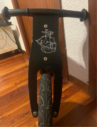 Bicicleta de madera infantil pirata