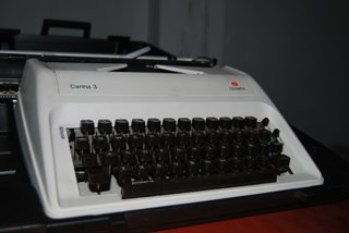Máquina de escribir Olympia Carina 3
