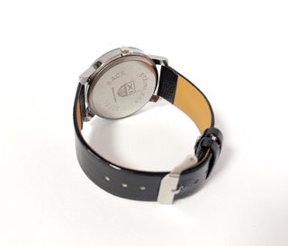 Reloj hombre negro y plateado