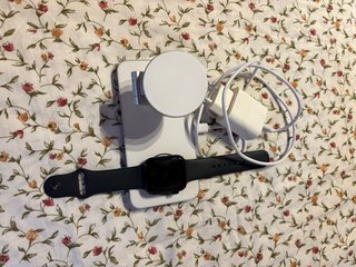 Apple Watch SE 44 mm negro + cargador magsafe