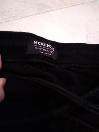 Pantalón corto McKenzie negro