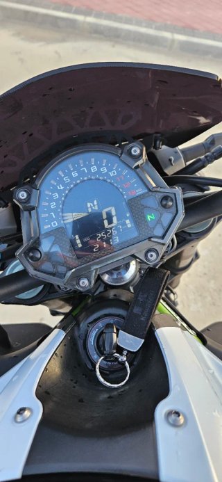 Kawasaki Z900 Full
