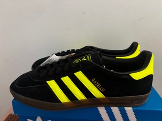 Zapatillas Adidas Gazelle Negras y Amarillas