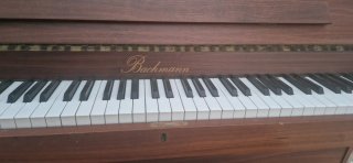 Piano Bachmann madera