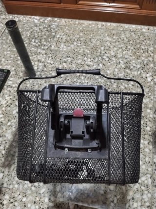 Cesta de bicicleta negra