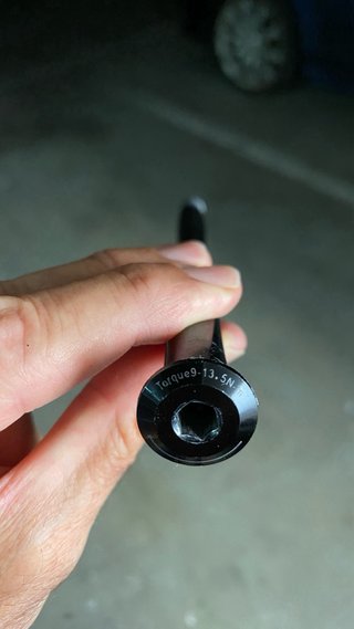 Eje Pasante Bicicleta MTB Negro