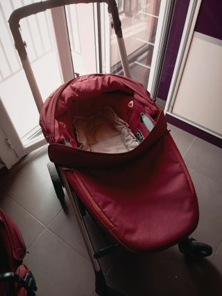 Carro Bebé Confort Rojo