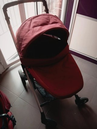 Carro Bebé Confort Rojo