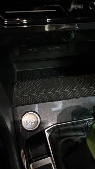 Volkswagen Tiguan R320 2021