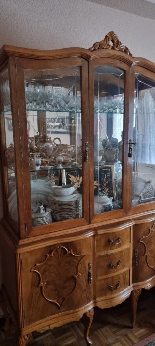 Vitrina de comedor de madera y cristal