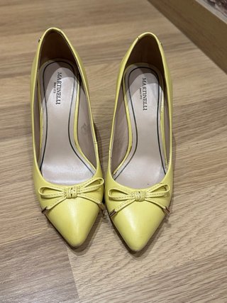Zapatos de salón Martinelli amarillo pistacho