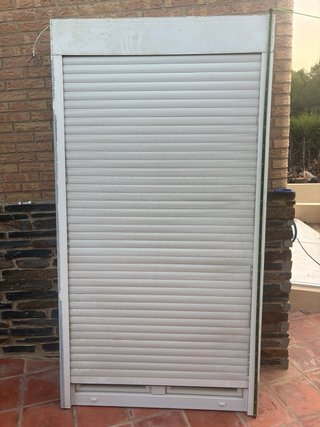 Balconera PVC Blanca con Persiana Eléctrica